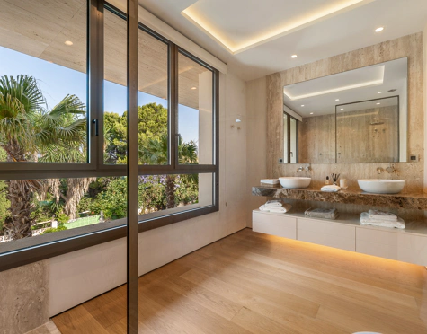 EXCLUSIVE DUPLEX PENTHOUSE ON THE GOLDEN MILE OF MARBELLA