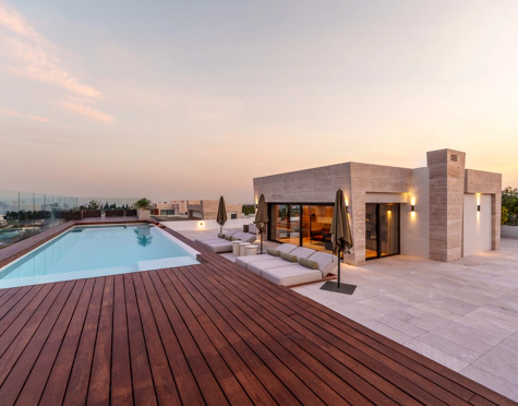 EXCLUSIVE DUPLEX PENTHOUSE ON THE GOLDEN MILE OF MARBELLA