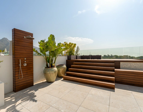 EXCLUSIVE DUPLEX PENTHOUSE ON THE GOLDEN MILE OF MARBELLA