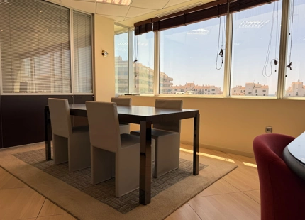 PRIME OFFICE WITH SEA VIEWS IN PUERTO BANÚS