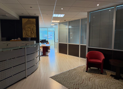 PRIME OFFICE WITH SEA VIEWS IN PUERTO BANÚS