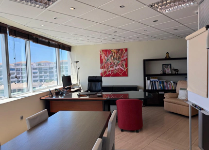 PRIME OFFICE WITH SEA VIEWS IN PUERTO BANÚS