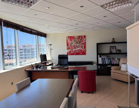Office for sale in Marbella - Puerto Banus