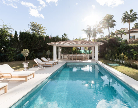 Villa for sale in Benahavis