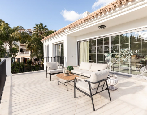 Villa for sale in Benahavis
