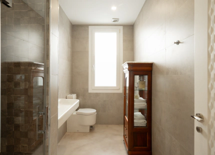 LUXURY ARCHITECT-DESIGNED SEAFRONT VILLA ON THE COSTA DEL SOL