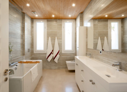LUXURY ARCHITECT-DESIGNED SEAFRONT VILLA ON THE COSTA DEL SOL