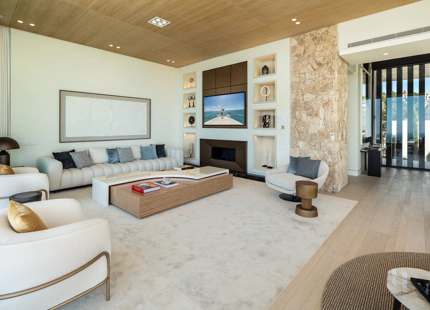 LUXURY CONTEMPORARY VILLA IN LA QUINTA