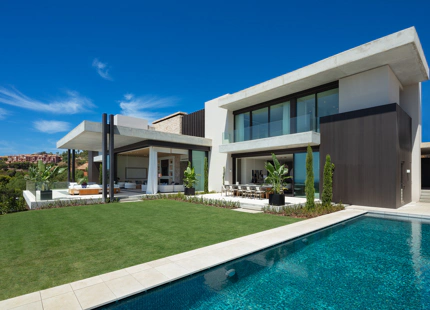 LUXURY CONTEMPORARY VILLA IN LA QUINTA