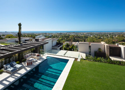 LUXURY CONTEMPORARY VILLA IN LA QUINTA