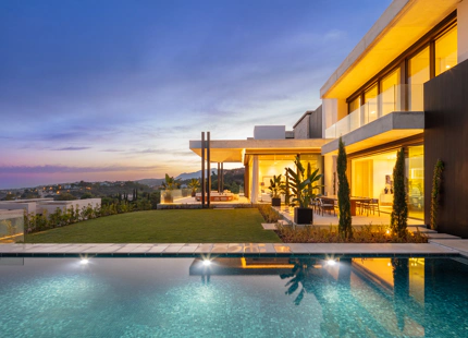 LUXURY CONTEMPORARY VILLA IN LA QUINTA
