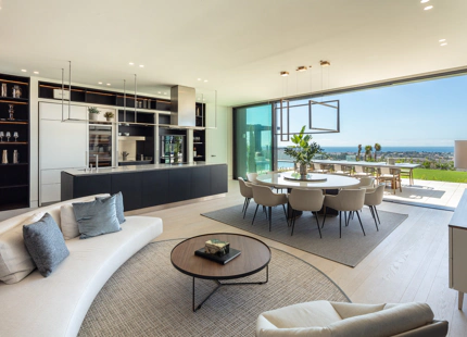 LUXURY CONTEMPORARY VILLA IN LA QUINTA