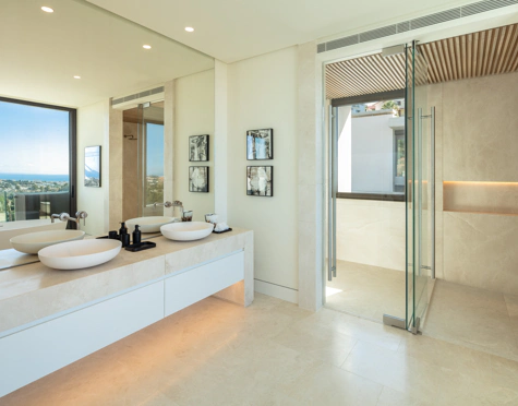 Villa for sale in La Quinta, Benahavis