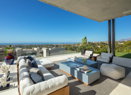 LUXURY CONTEMPORARY VILLA IN LA QUINTA