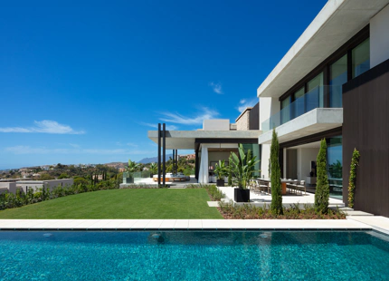 LUXURY CONTEMPORARY VILLA IN LA QUINTA