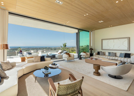 LUXURY CONTEMPORARY VILLA IN LA QUINTA