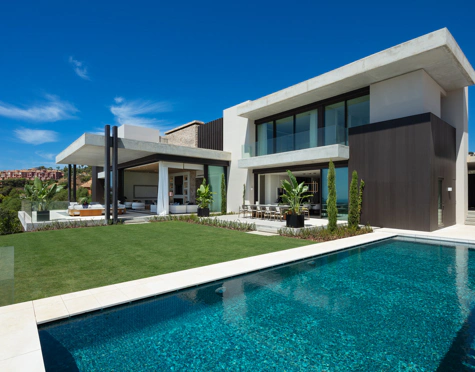 LUXURY CONTEMPORARY VILLA IN LA QUINTA