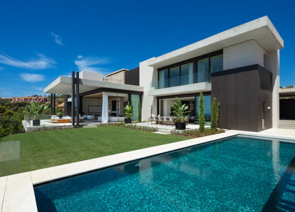 LUXURY CONTEMPORARY VILLA IN LA QUINTA