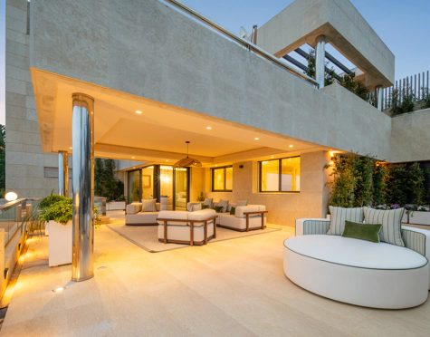 LUXURY DUPLEX PENTHOUSE IN NUEVA ANDALUCÍA