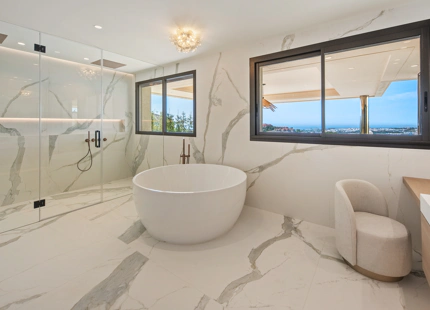 LUXURY DUPLEX PENTHOUSE IN NUEVA ANDALUCÍA