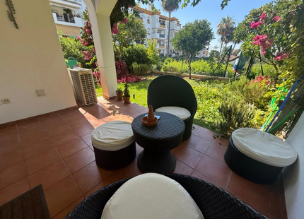 APARTAMENTO EN PLANTA BAJA CON JARDÍN PRIVADO EN LOS PINOS DE NAGÜELES
