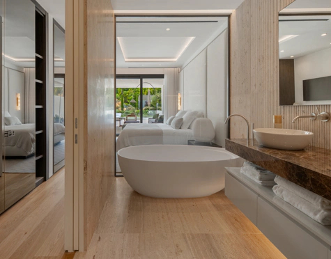 CONTEMPORARY LUXURY DUPLEX APARTMENT ON THE GOLDEN MILE