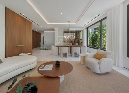 CONTEMPORARY LUXURY DUPLEX APARTMENT ON THE GOLDEN MILE