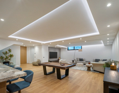 CONTEMPORARY LUXURY DUPLEX APARTMENT ON THE GOLDEN MILE