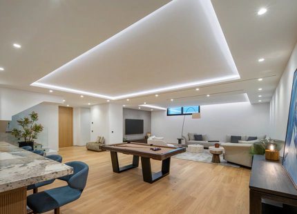 CONTEMPORARY LUXURY DUPLEX APARTMENT ON THE GOLDEN MILE
