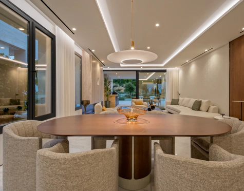 CONTEMPORARY LUXURY DUPLEX APARTMENT ON THE GOLDEN MILE