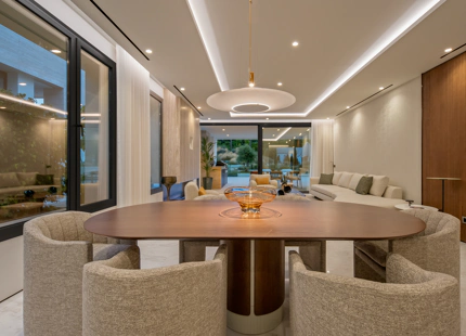 CONTEMPORARY LUXURY DUPLEX APARTMENT ON THE GOLDEN MILE