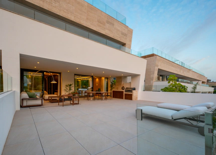 CONTEMPORARY LUXURY DUPLEX APARTMENT ON THE GOLDEN MILE