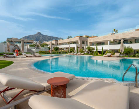 CONTEMPORARY LUXURY DUPLEX APARTMENT ON THE GOLDEN MILE