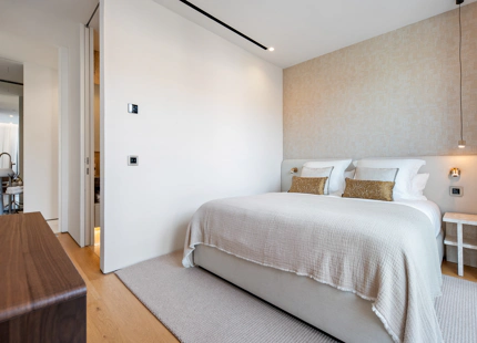 CONTEMPORARY LUXURY DUPLEX APARTMENT ON THE GOLDEN MILE