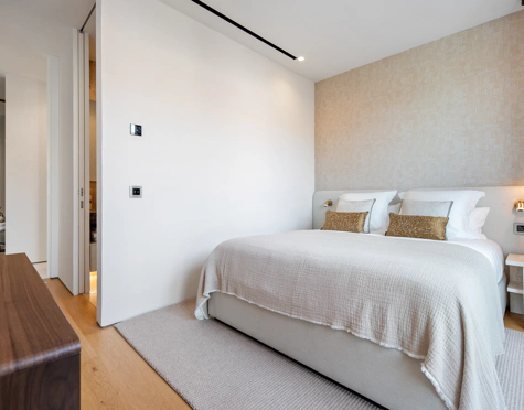 CONTEMPORARY LUXURY DUPLEX APARTMENT ON THE GOLDEN MILE