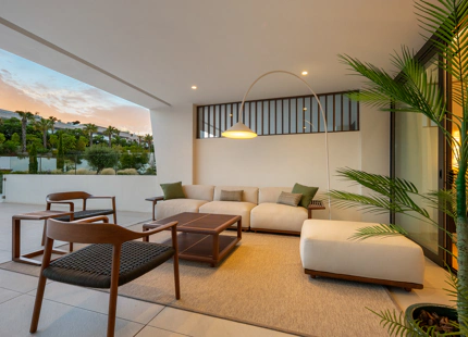 CONTEMPORARY LUXURY DUPLEX APARTMENT ON THE GOLDEN MILE