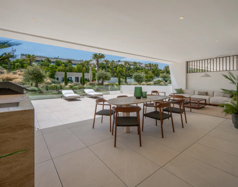 CONTEMPORARY LUXURY DUPLEX APARTMENT ON THE GOLDEN MILE
