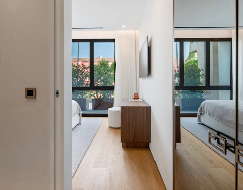 CONTEMPORARY LUXURY DUPLEX APARTMENT ON THE GOLDEN MILE