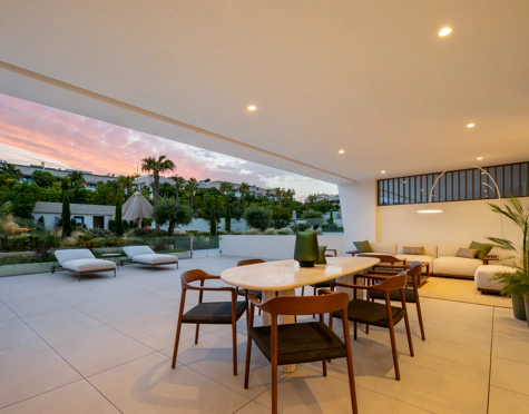CONTEMPORARY LUXURY DUPLEX APARTMENT ON THE GOLDEN MILE