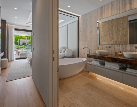 CONTEMPORARY LUXURY DUPLEX APARTMENT ON THE GOLDEN MILE