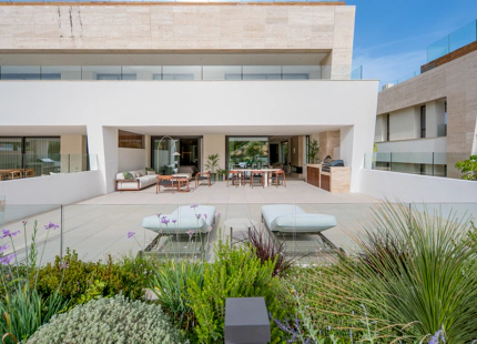 CONTEMPORARY LUXURY DUPLEX APARTMENT ON THE GOLDEN MILE