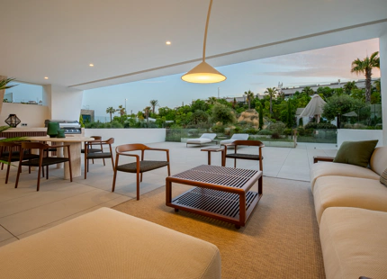 CONTEMPORARY LUXURY DUPLEX APARTMENT ON THE GOLDEN MILE