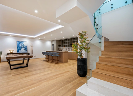 CONTEMPORARY LUXURY DUPLEX APARTMENT ON THE GOLDEN MILE
