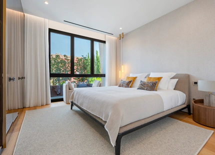 CONTEMPORARY LUXURY DUPLEX APARTMENT ON THE GOLDEN MILE