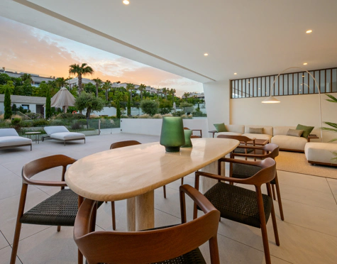 CONTEMPORARY LUXURY DUPLEX APARTMENT ON THE GOLDEN MILE