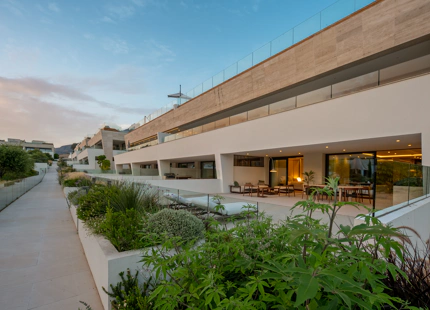 CONTEMPORARY LUXURY DUPLEX APARTMENT ON THE GOLDEN MILE
