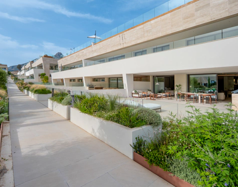 CONTEMPORARY LUXURY DUPLEX APARTMENT ON THE GOLDEN MILE