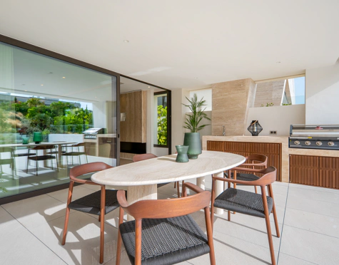CONTEMPORARY LUXURY DUPLEX APARTMENT ON THE GOLDEN MILE
