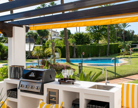 CONTEMPORARY LUXURY APARTMENT IN MARBELLA, GOLF VALLEY