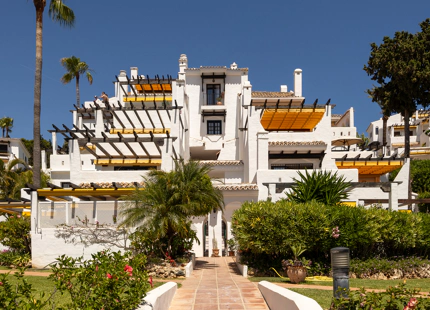 CONTEMPORARY LUXURY APARTMENT IN MARBELLA, GOLF VALLEY